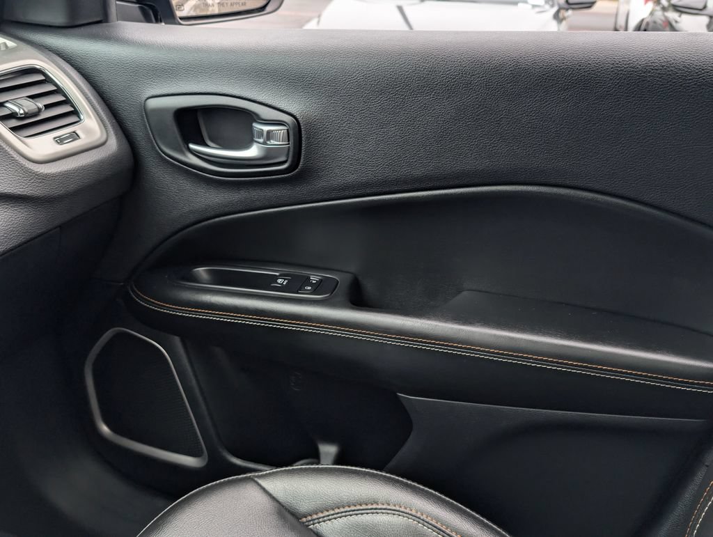 Used 2020 Jeep Compass Latitude w/ Safety & Security Group FWD image 24