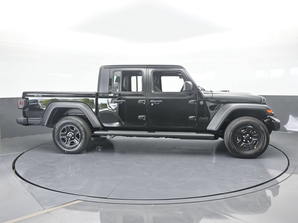 New 2026 Jeep Gladiator Sport AWD/4WD image 7