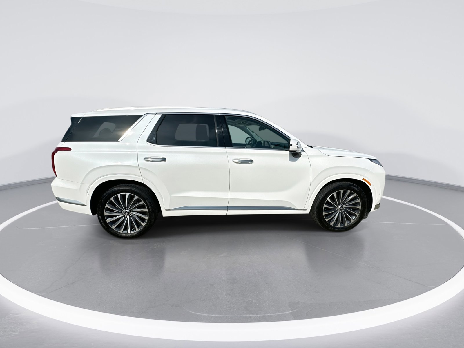 Used 2024 Hyundai Palisade Calligraphy image 9