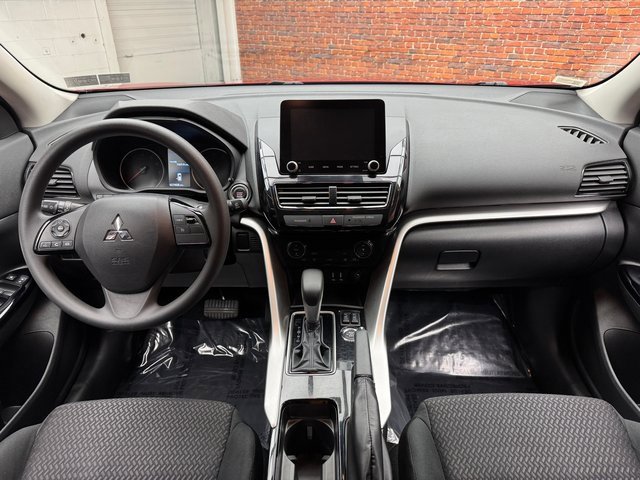Used 2024 Mitsubishi Eclipse Cross LE image 12