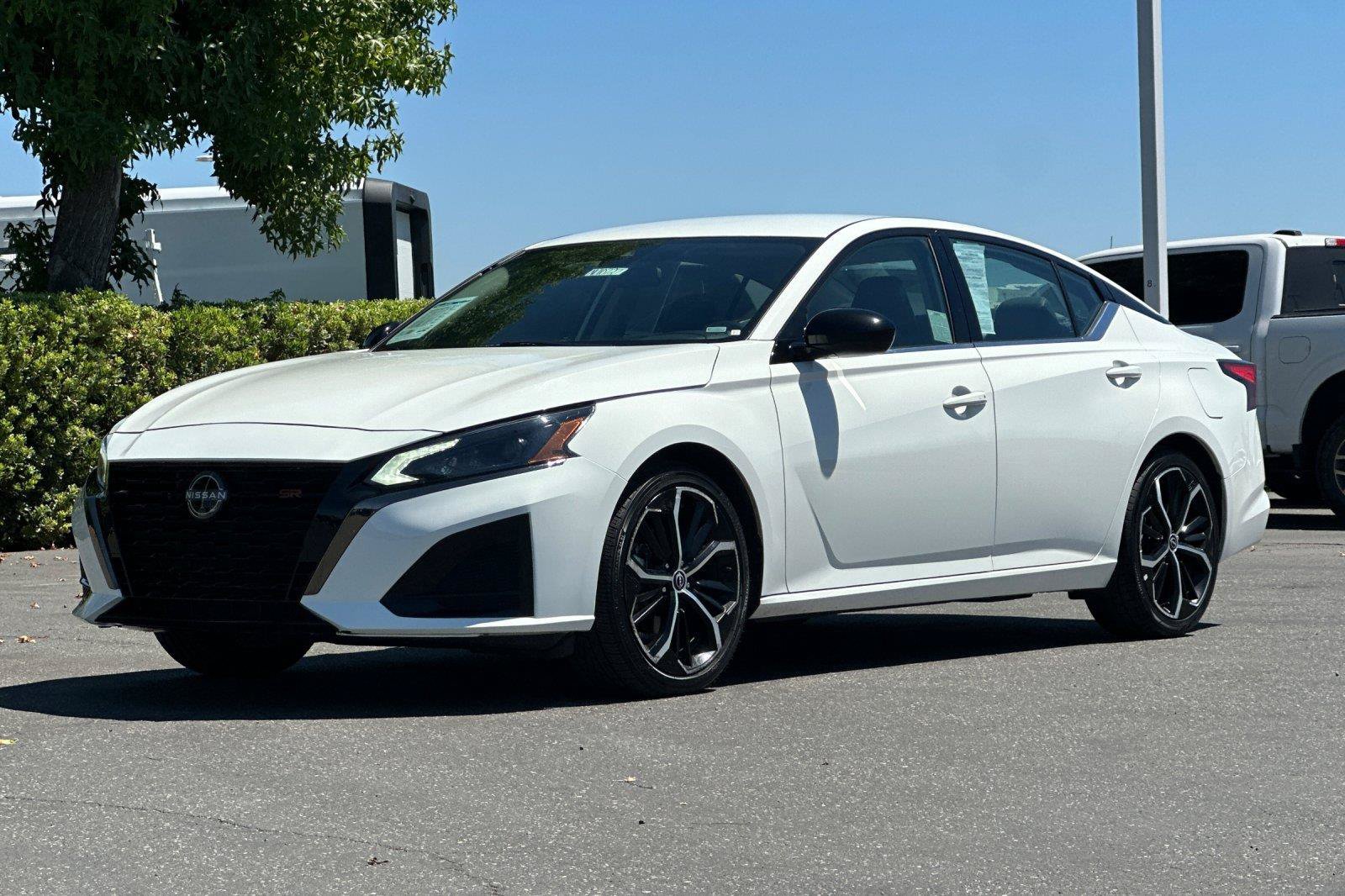Certified 2024 Nissan Altima 2.5 SR FWD image 8