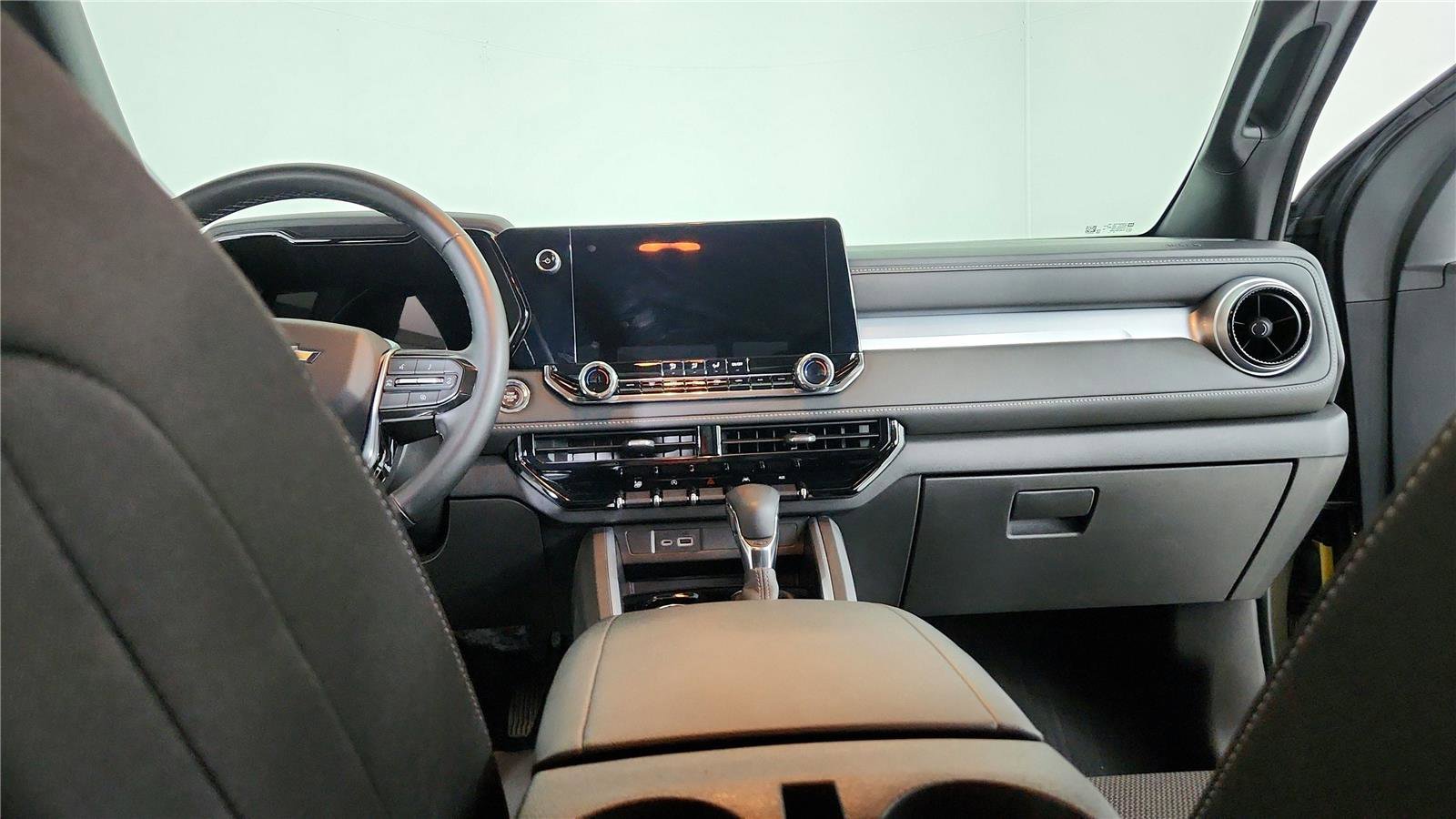 Used 2024 Chevrolet Colorado LT w/ LT Convenience Package AWD/4WD image 13