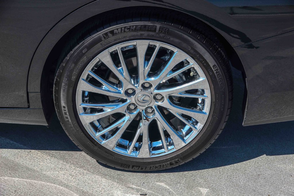 Certified 2024 Lexus ES 350 w/ Premium Package FWD image 12