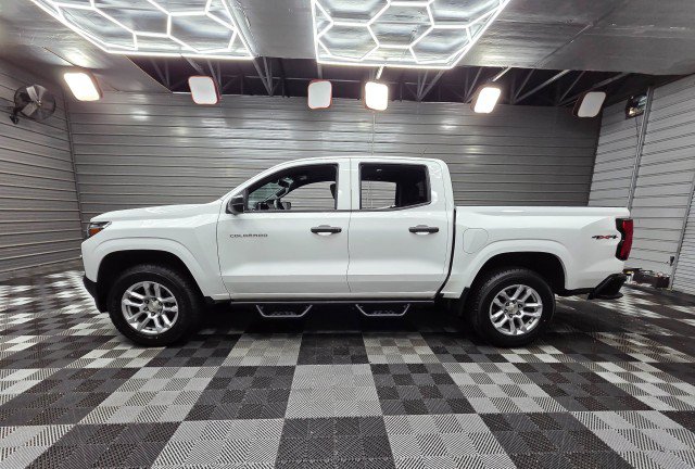 Used 2024 Chevrolet Colorado W/T w/ WT Convenience Package II AWD/4WD image 9