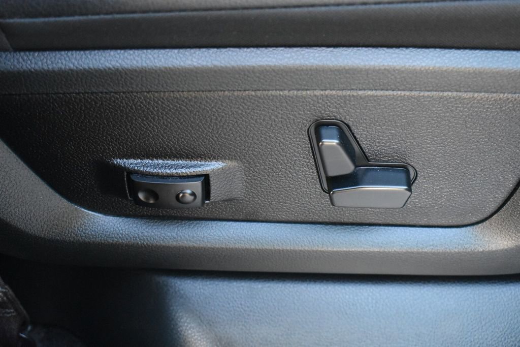 Used 2018 RAM 3500 Laramie w/ Sport Appearance Group image 17