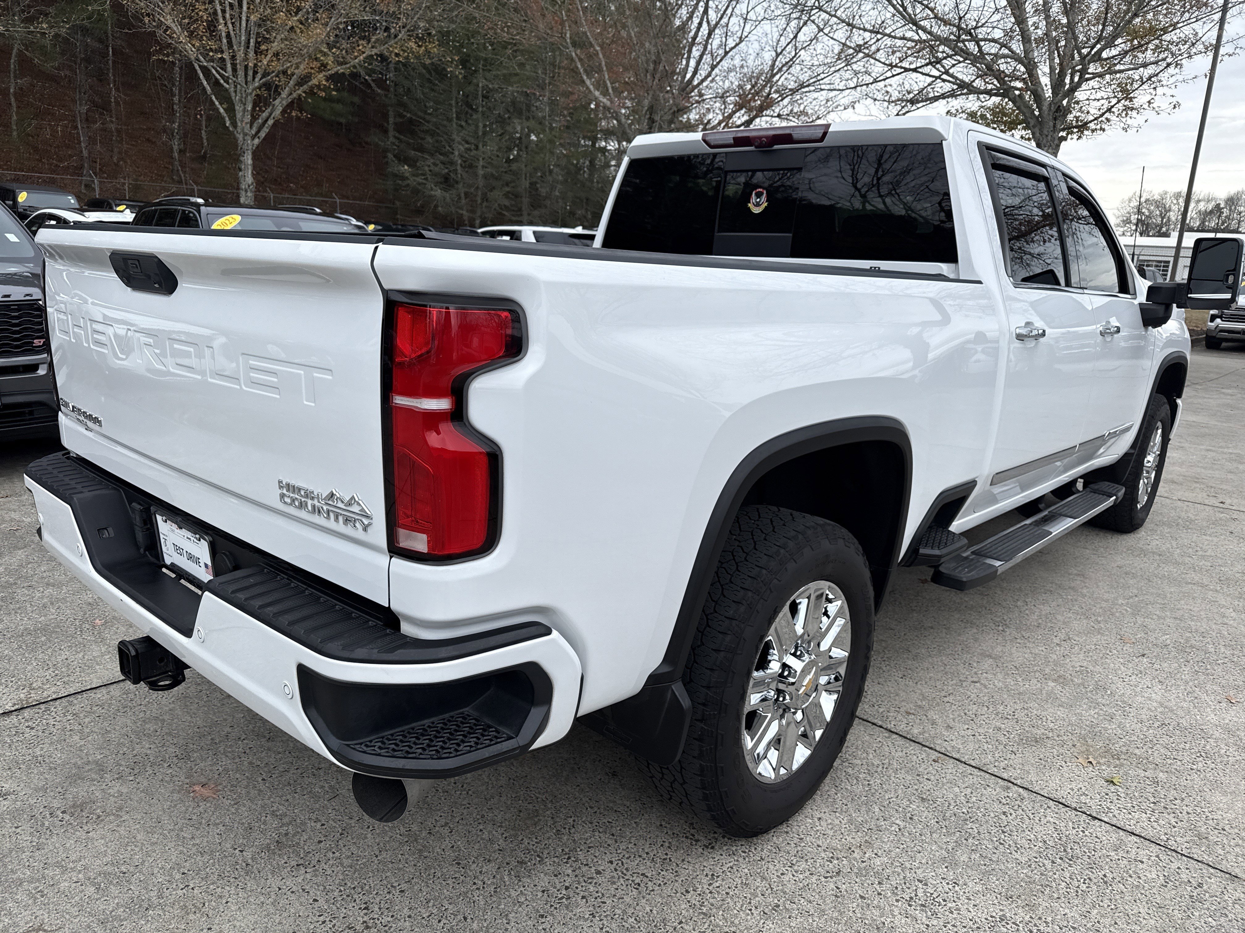 Used 2024 Chevrolet Silverado 2500 High Country w/ Technology Package image 7
