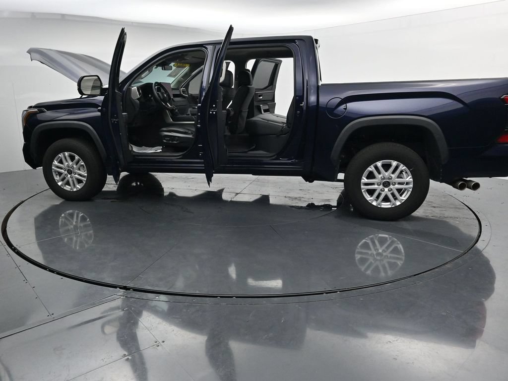 Used 2023 Toyota Tundra SR5 w/ SR5 Premium Package AWD/4WD image 38
