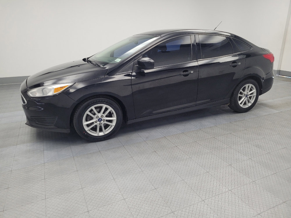 Used 2018 Ford Focus SE FWD image 2