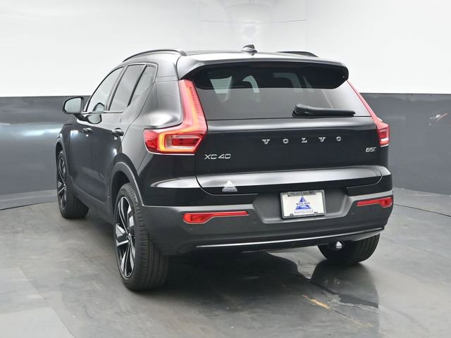 Used 2024 Volvo XC40 B5 Plus w/ Climate Package image 7