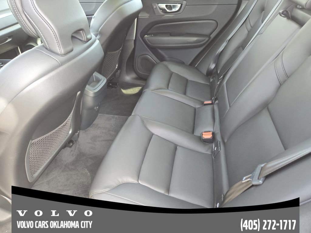 Certified 2025 Volvo XC60 B5 Core image 28