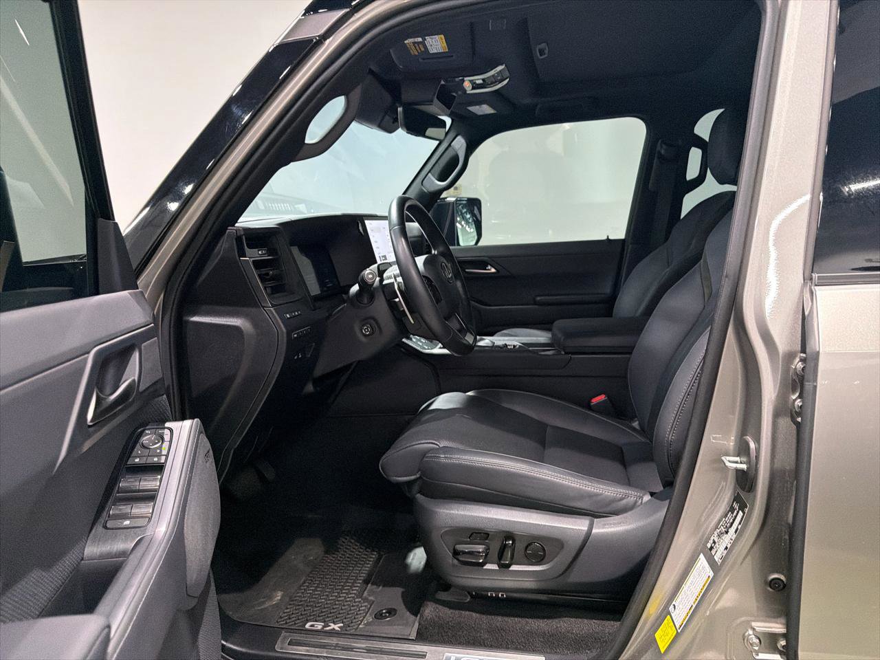 Used 2024 Lexus GX 550 image 15