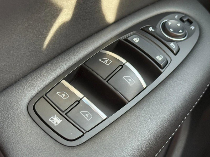 Used 2025 INFINITI QX50 Luxe image 25