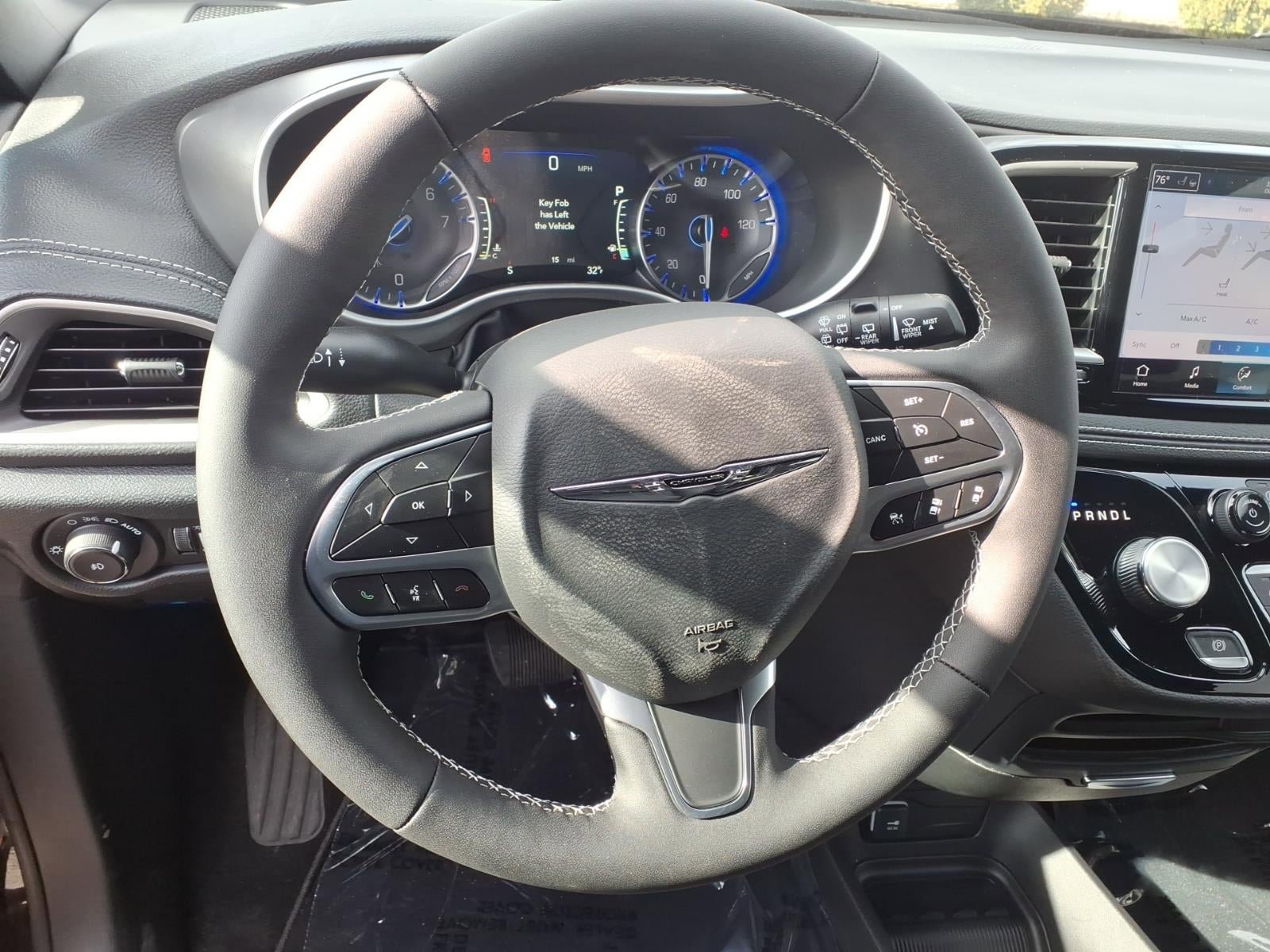 New 2026 Chrysler Pacifica Select FWD image 9