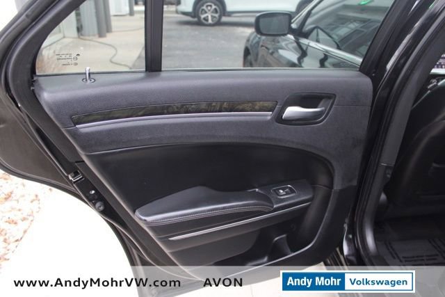 Used 2016 Chrysler 300 C image 25