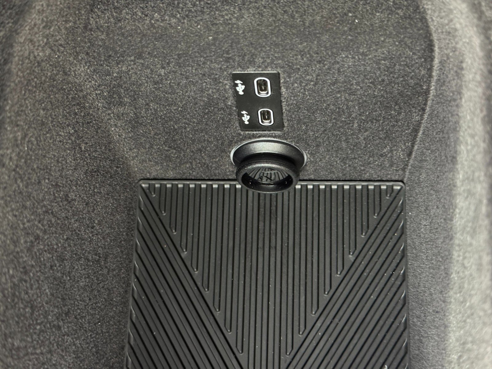 Used 2023 BMW i7 xDrive60 image 30