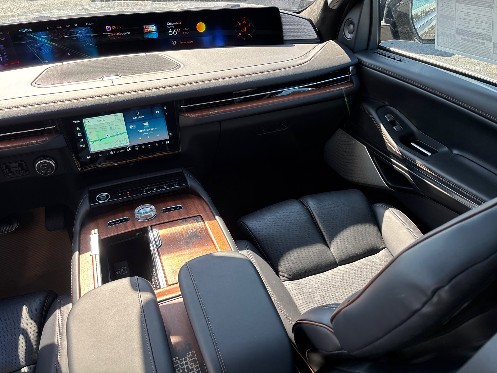 New 2025 Lincoln Navigator L Black Label image 32