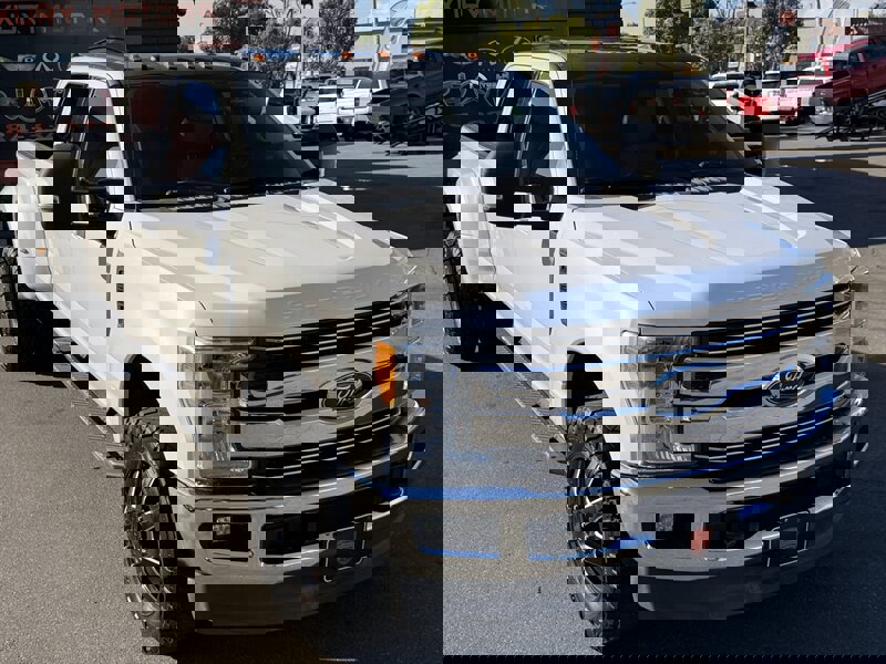 Used 2017 Ford F350 Lariat w/ FX4 Off-Road Package image 34