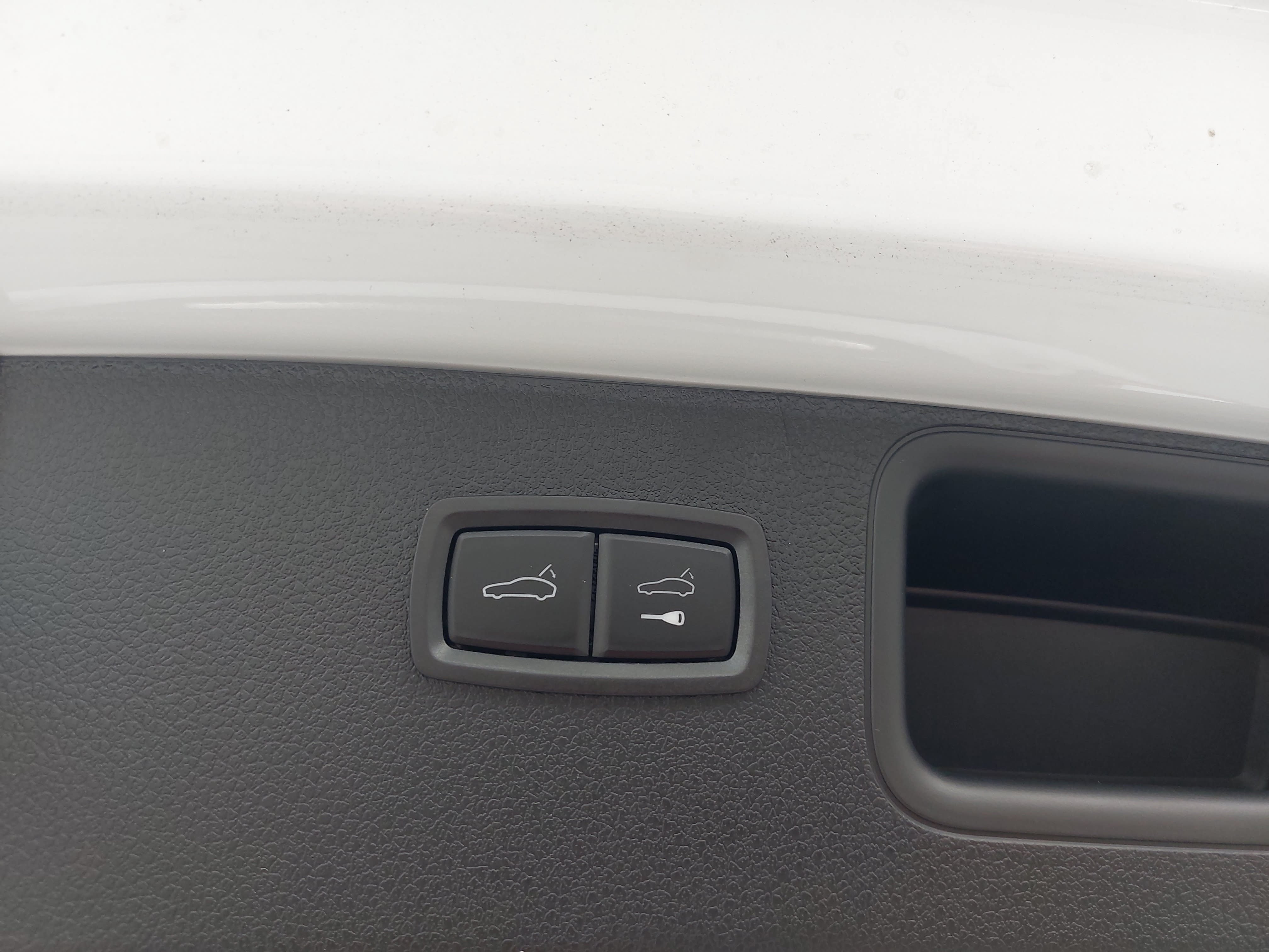 Certified 2025 Porsche Macan S AWD/4WD image 15