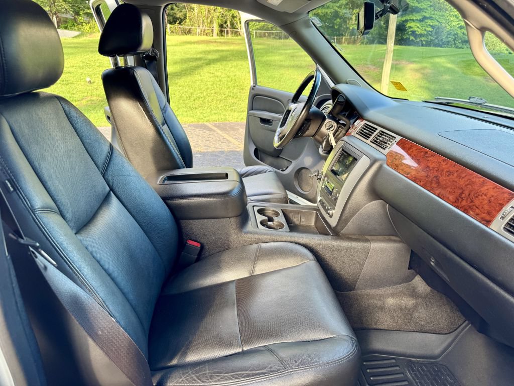 Used 2012 GMC Yukon XL SLT w/ SLT-2 Equipment Package RWD image 7