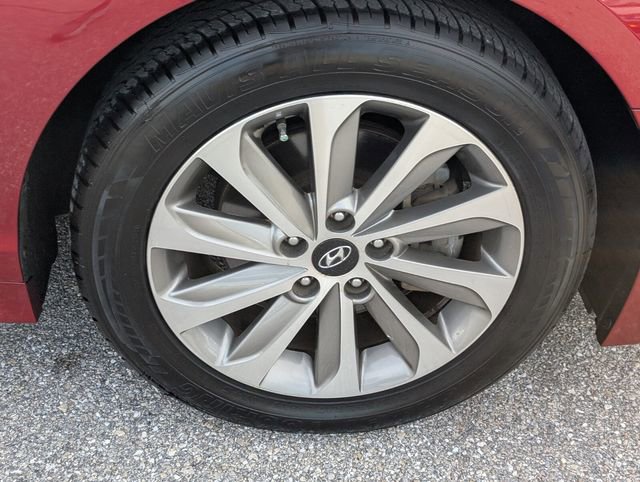 Used 2015 Hyundai Sonata Sport w/ Option Group 03 image 16