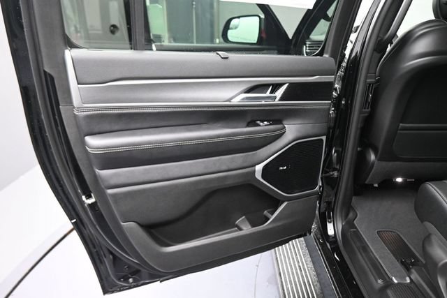New 2026 Jeep Grand Wagoneer L Limited AWD/4WD image 22