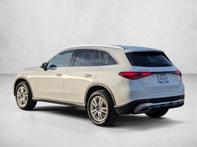 Used 2025 Mercedes-Benz GLC 300 4MATIC image 10