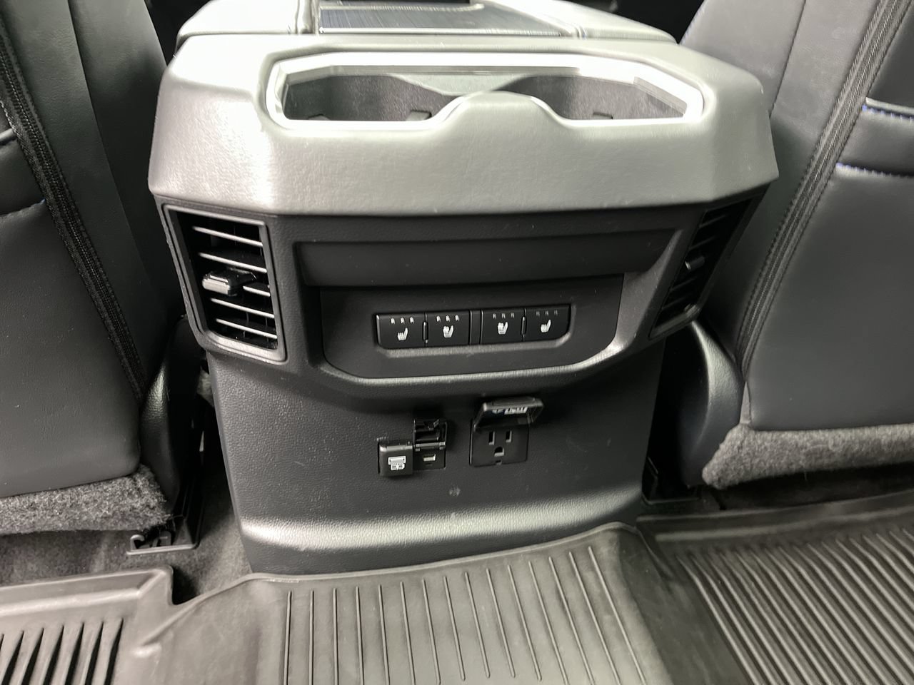Used 2023 Toyota Tundra Platinum AWD/4WD image 14