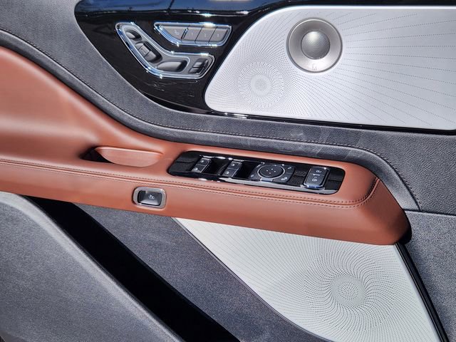 New 2026 Lincoln Aviator Reserve image 9