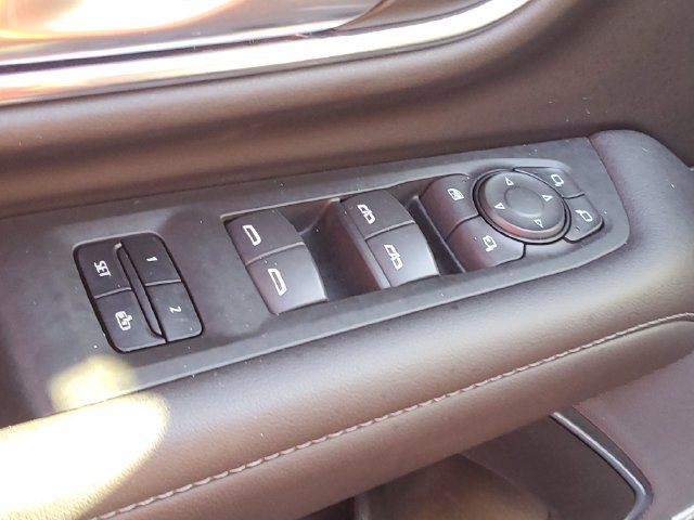 Certified 2022 Chevrolet Tahoe LT w/ LT Signature Package AWD/4WD image 17
