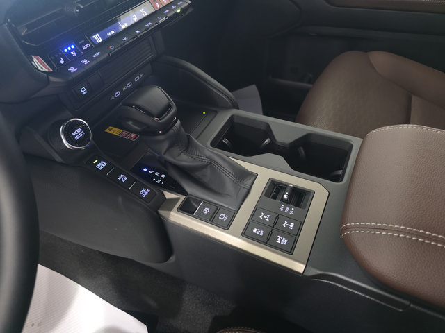 New 2027 Toyota Land Cruiser w/ Premium Package AWD/4WD image 21
