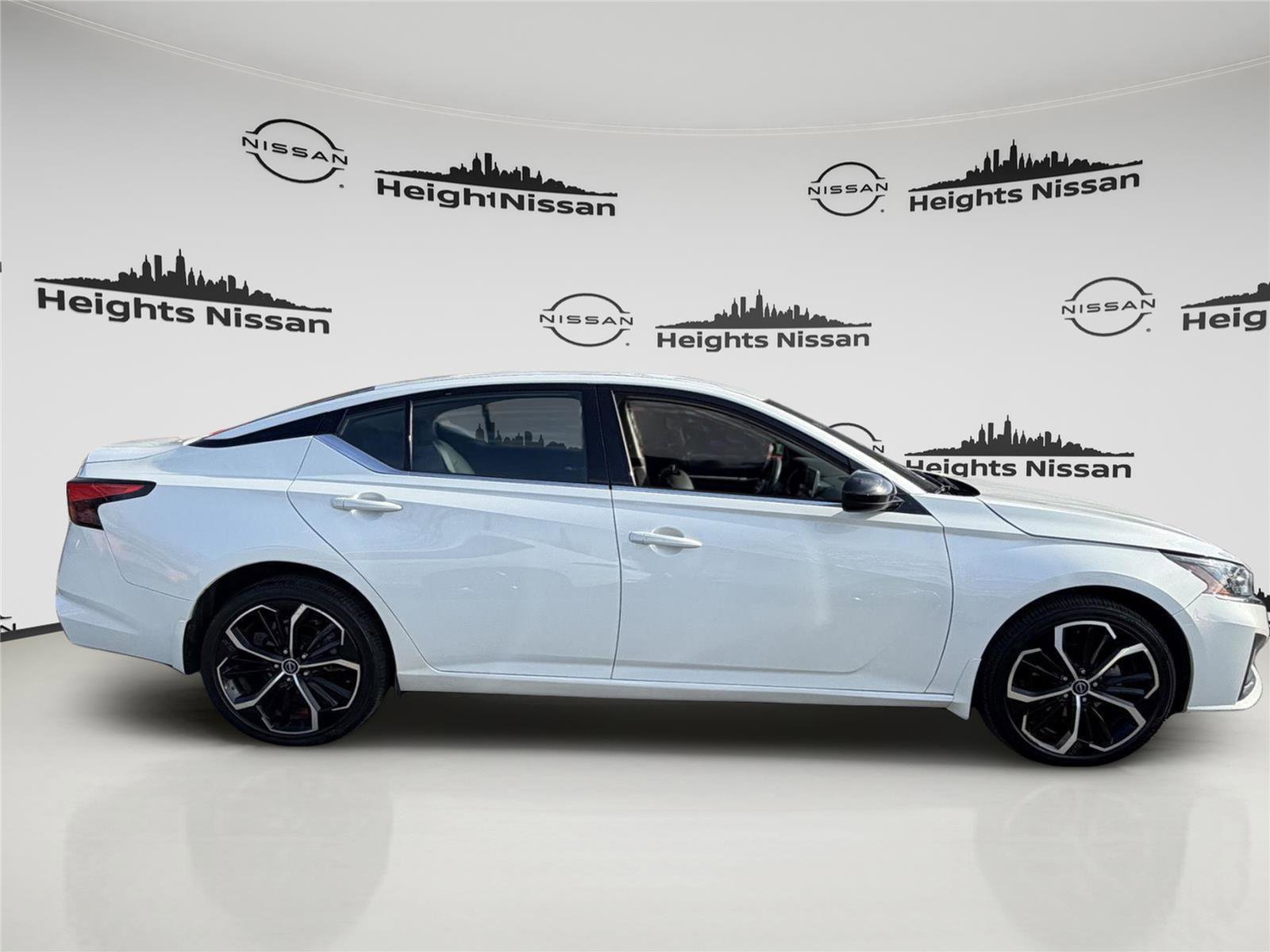 Used 2024 Nissan Altima 2.5 SR image 6