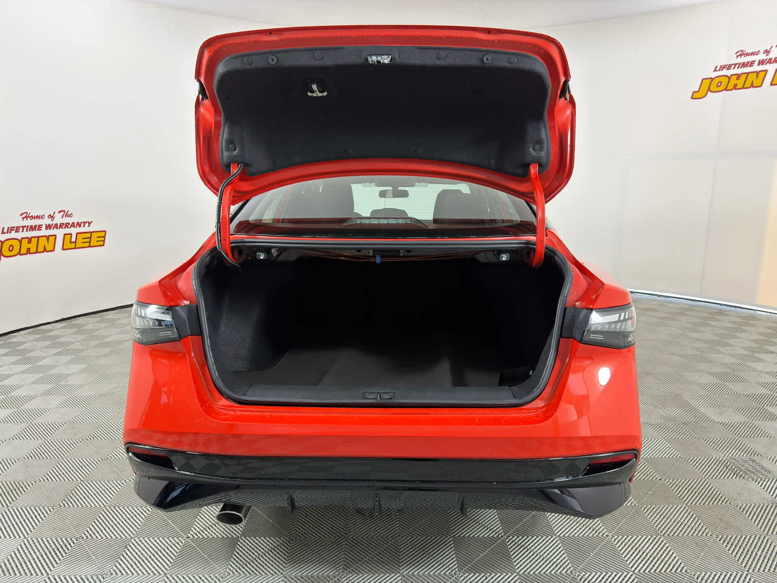 New 2027 Nissan Sentra SR w/ Floor Mat Package FWD image 5