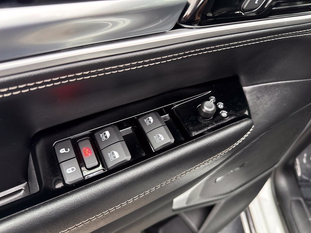 Certified 2025 Jeep Wagoneer 4WD image 19
