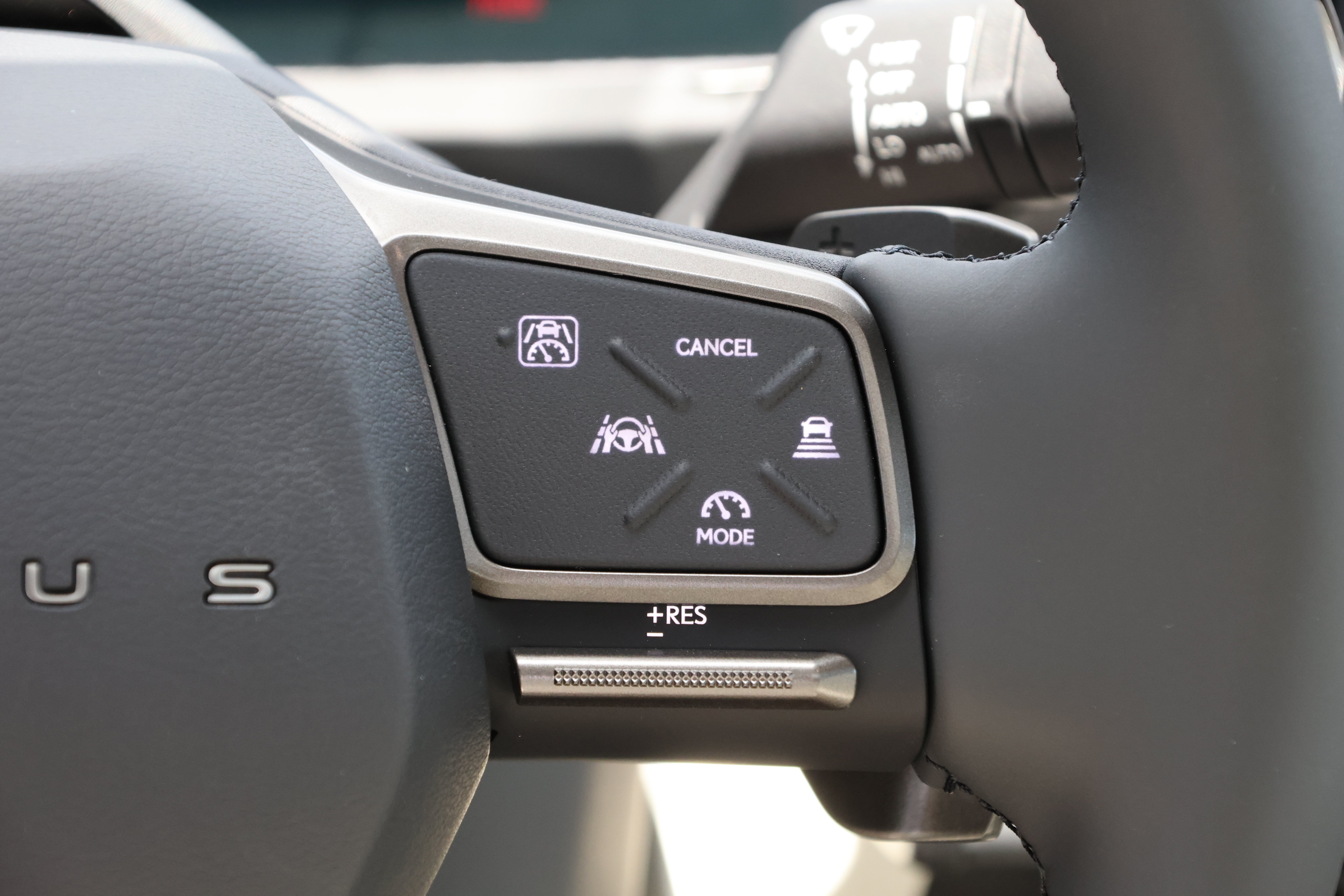 New 2026 Lexus ES 350e FWD image 20