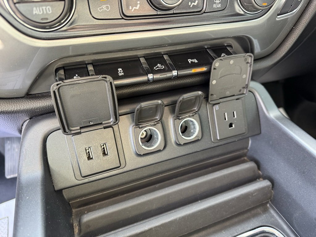 Used 2018 Chevrolet Silverado 1500 LT w/ Texas Edition image 19