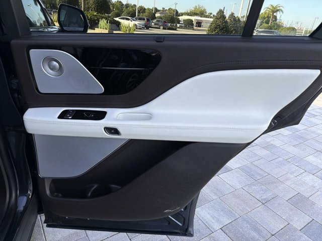 Certified 2022 Lincoln Aviator Black Label Grand Touring w/ Class IV Trailer Tow Package image 23
