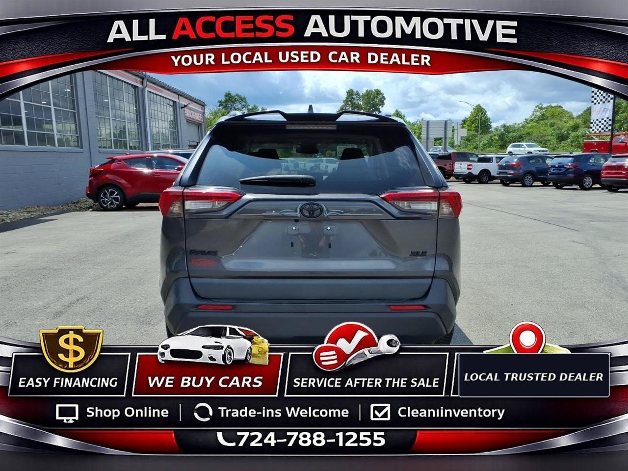 Used 2020 Toyota RAV4 XLE Premium w/ Carpet Mat Package FWD image 4