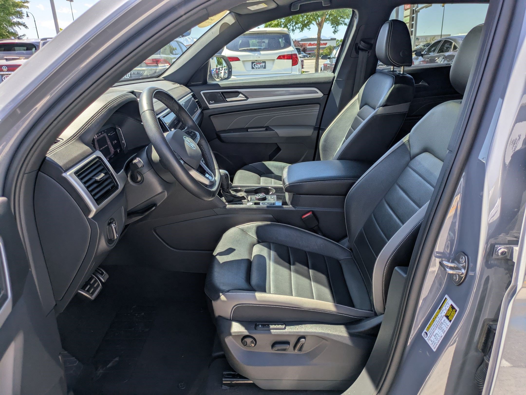 Used 2023 Volkswagen Atlas Cross Sport SEL Premium R-Line AWD/4WD image 18