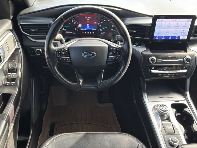 Used 2020 Ford Explorer XLT w/ Equipment Group 202A AWD/4WD image 15