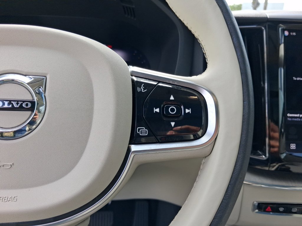 Used 2024 Volvo XC60 B5 Plus AWD/4WD image 19
