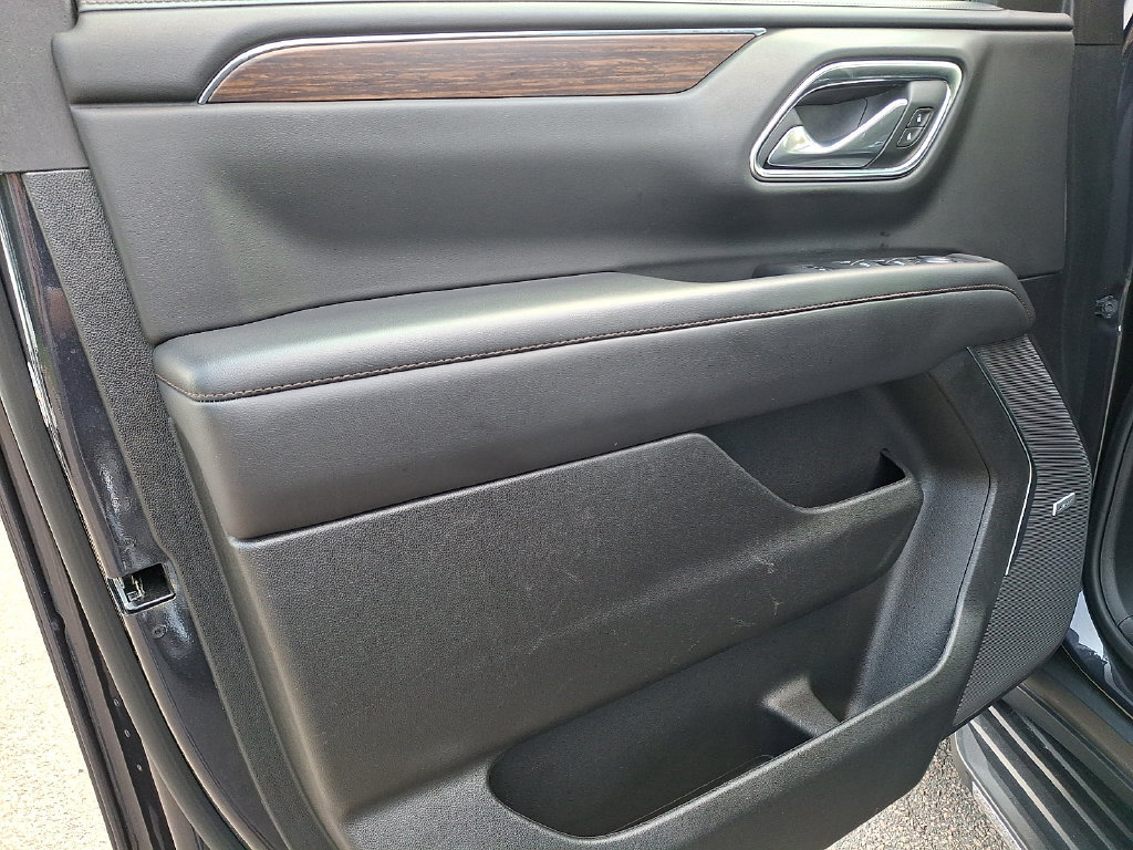 Used 2024 Chevrolet Tahoe High Country AWD/4WD image 14