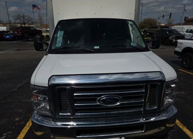 Used 2019 Ford E-350 and Econoline 350 Super Duty w/ Power Windows & Locks Group RWD image 2