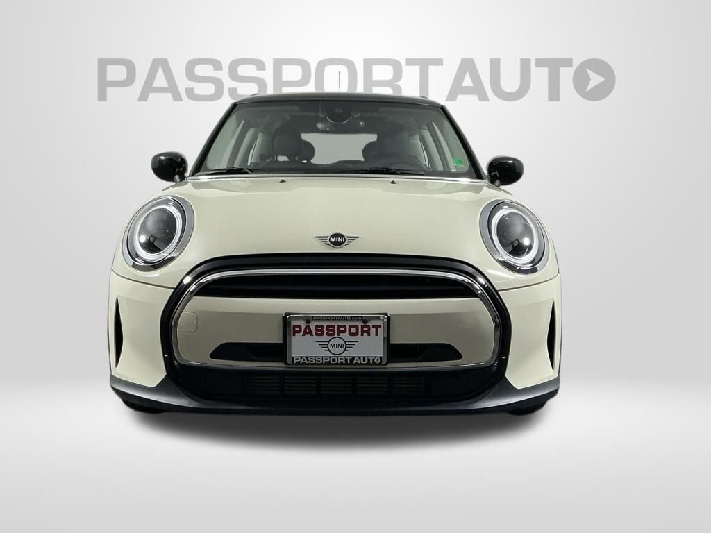Used 2023 MINI Cooper 2-Door Hardtop image 2