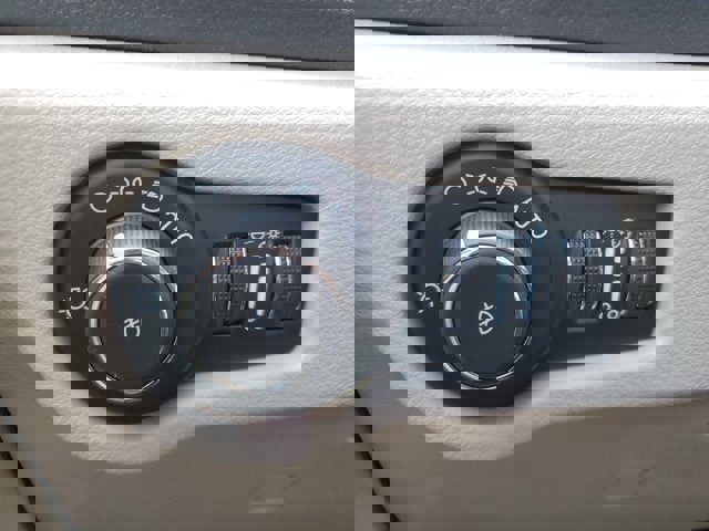 Used 2024 Chrysler Pacifica Select image 27