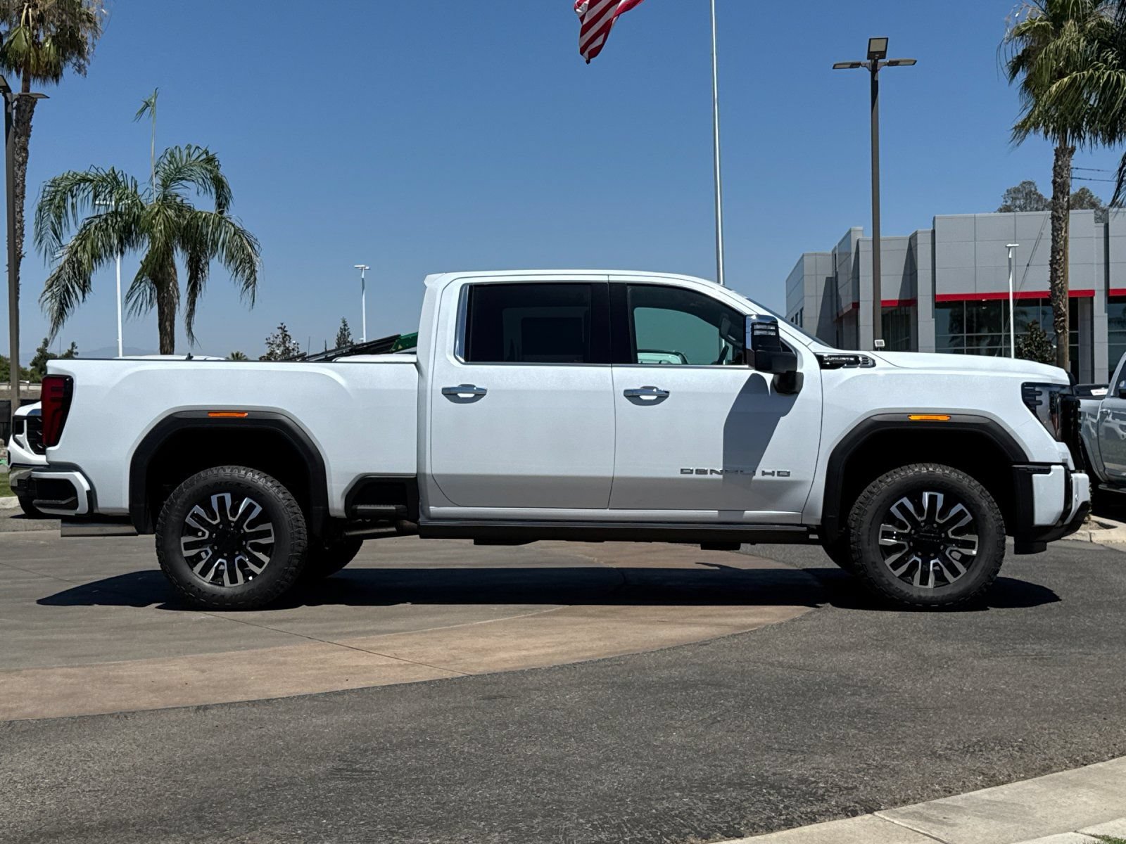 New 2026 GMC Sierra 2500 Denali Ultimate AWD/4WD image 3