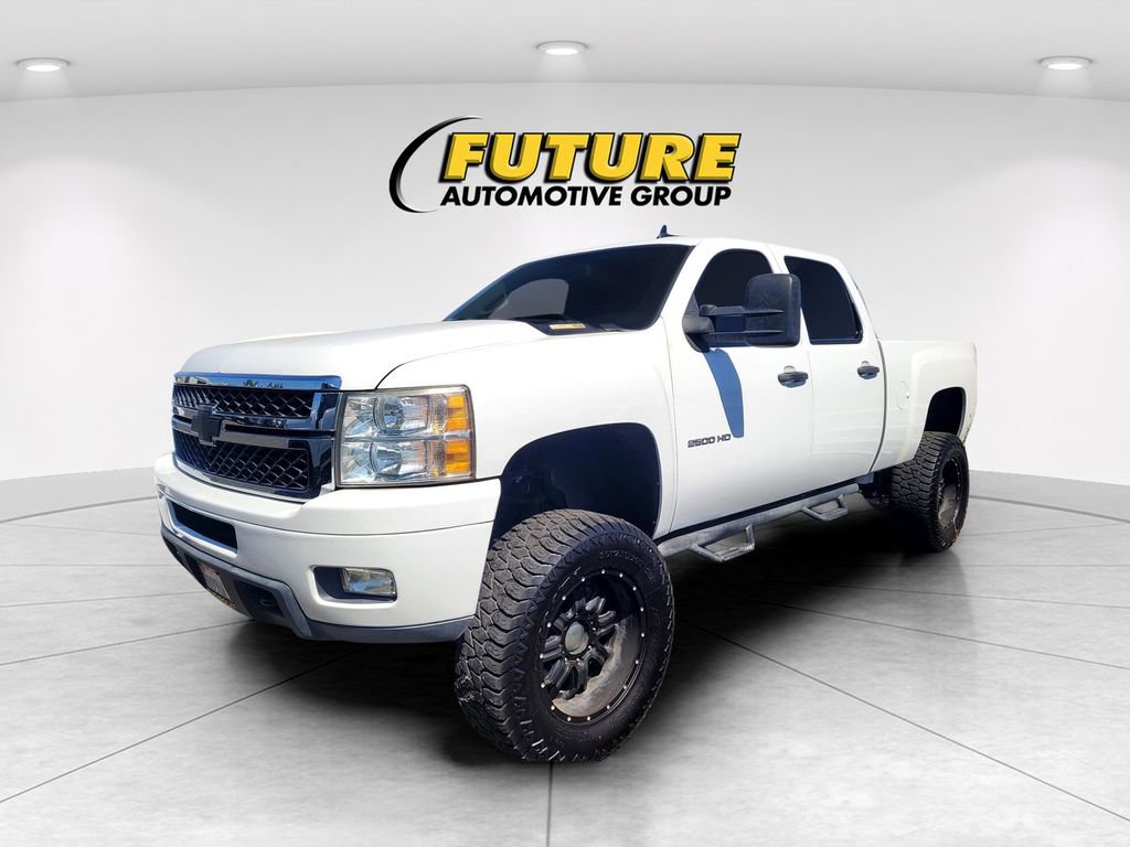 Used 2018 RAM 2500 SLT w/ Luxury Group AWD/4WD image 2