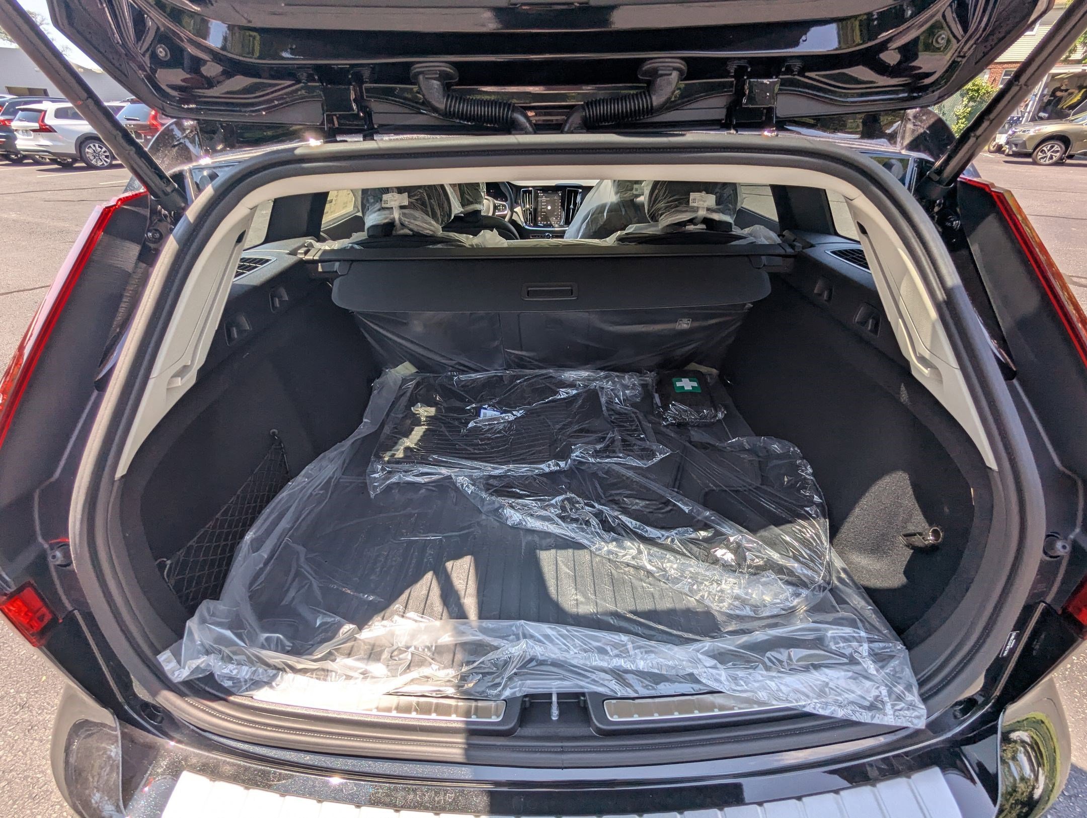 New 2026 Volvo V60 B5 Cross Country Ultra w/ Protection Package Premier image 20