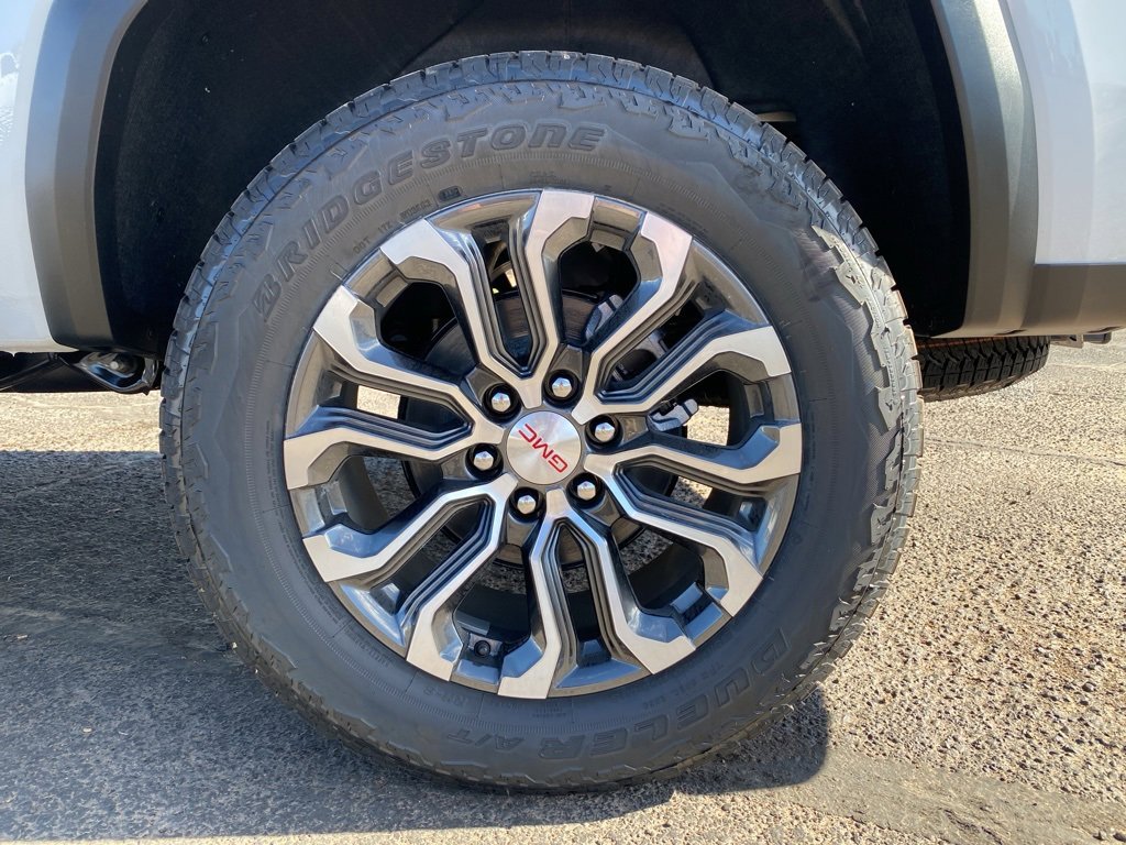 New 2026 GMC Canyon Denali image 11