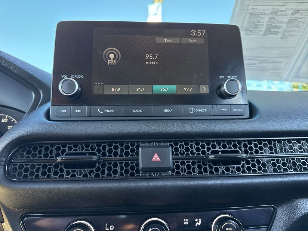 Used 2023 Honda HR-V LX image 17