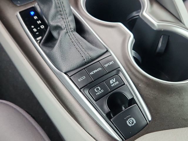 Used 2022 Toyota Camry LE image 41